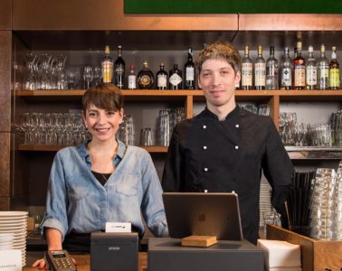 Les propriétaires du restaurant "Margarete" avec caisse orderbird